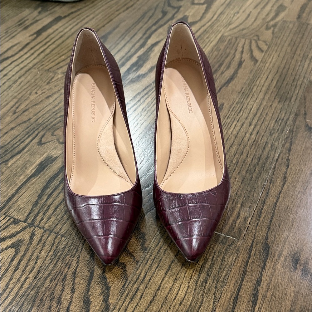 Banana Republic Dark Red Croc-Pattern Heels